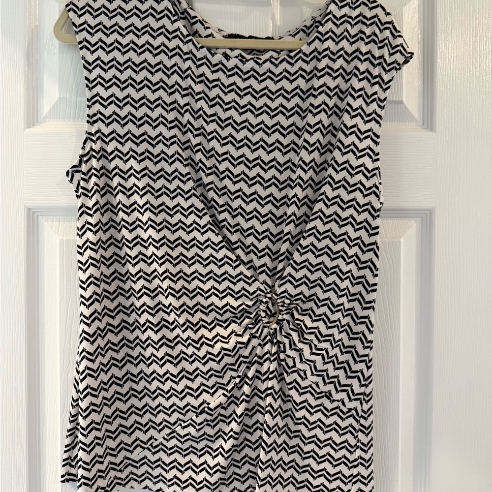 Black and White Chevron Women's Top